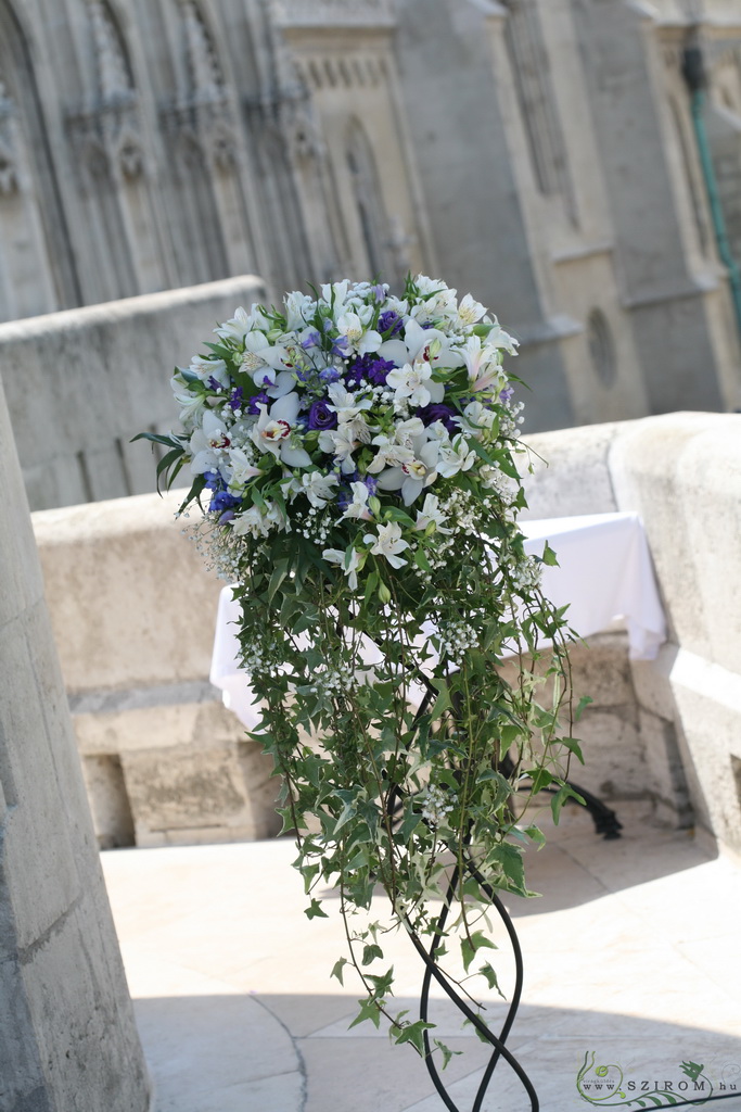 flower delivery Budapest - big standing flower decoration, wedding Fisherman's bastion (orchid, alstroemeria, liziantus, delphinium, gypsophila, white, blue, purple)