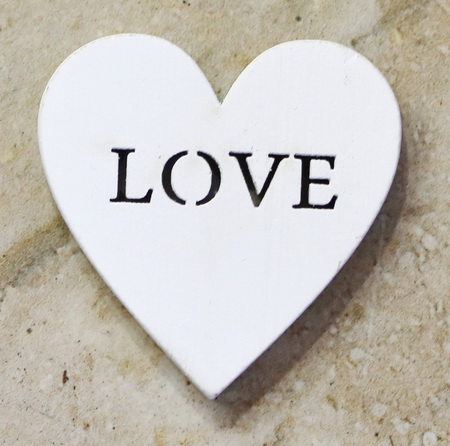 Virágküldés Budapest - fehér love fa szív (3cm)