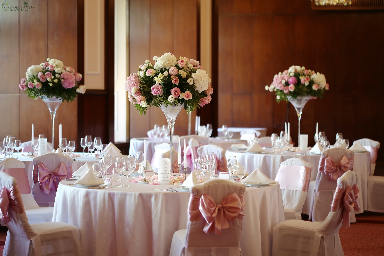 flower delivery Budapest - Wedding Centerpiece 1pc, high, Gellert Hotel Budapest (hydrangea, rose, peony, liziantusz, English roses, pink, white)