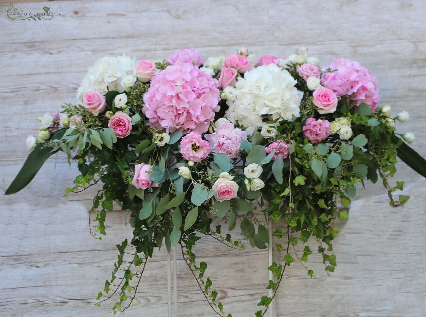 flower delivery Budapest - Gellért Hotel Budapest, main table centerpiece (peony, hydrangea, lisianthus, rose, pink, white), wedding