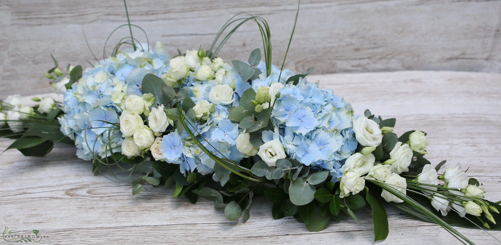 flower delivery Budapest - Main table centerpiece (blue hydrangea, white rose, lisianthus), wedding