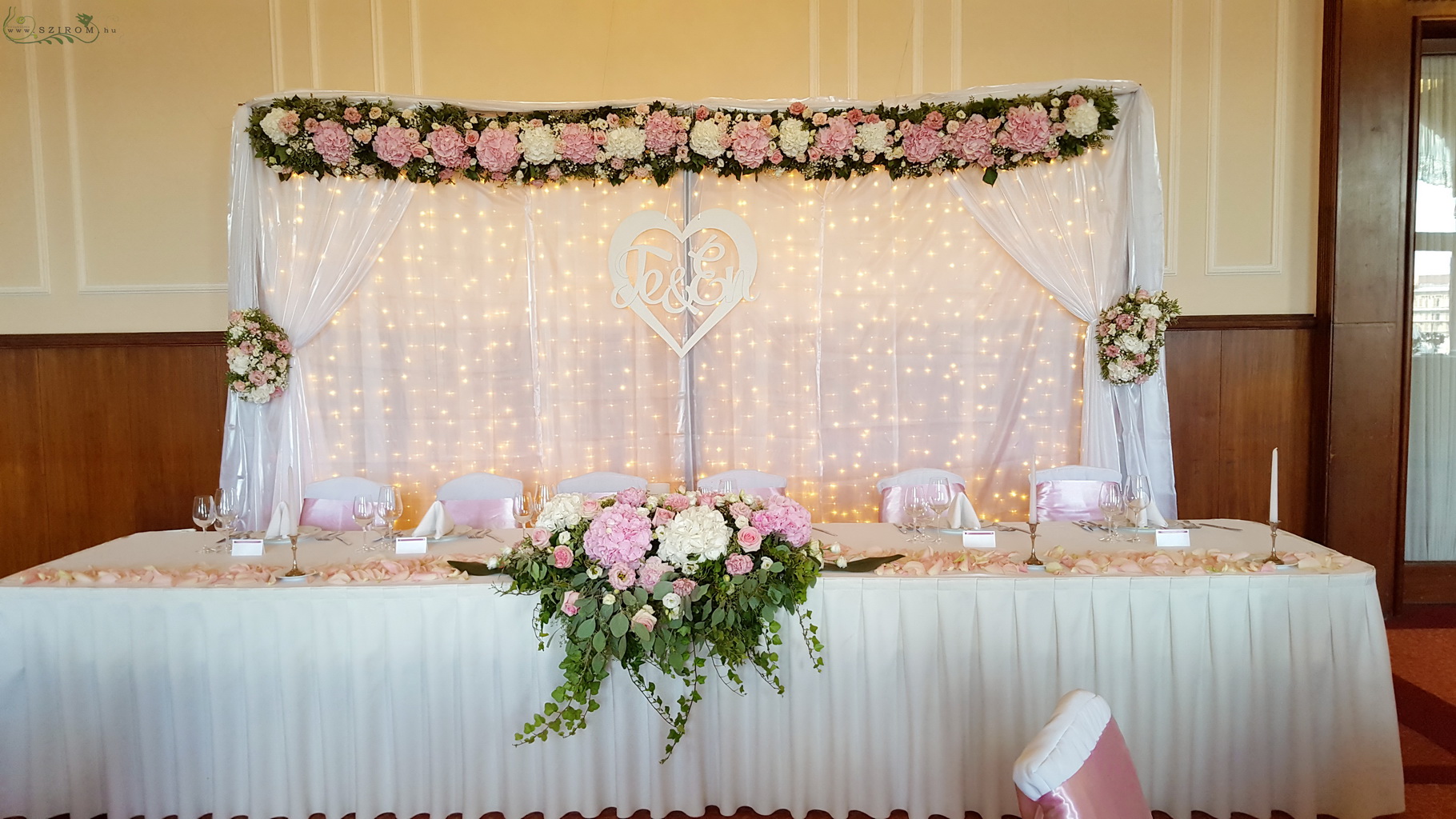 flower delivery Budapest - Gellért Hotel Budapest, main table centerpiece and wedding flower decoration, backdrop with flowers, pink, white