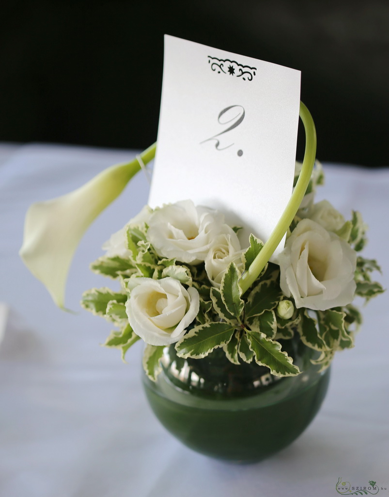 flower delivery Budapest - Spoon Budapest, table number flower arrangement, white, wedding