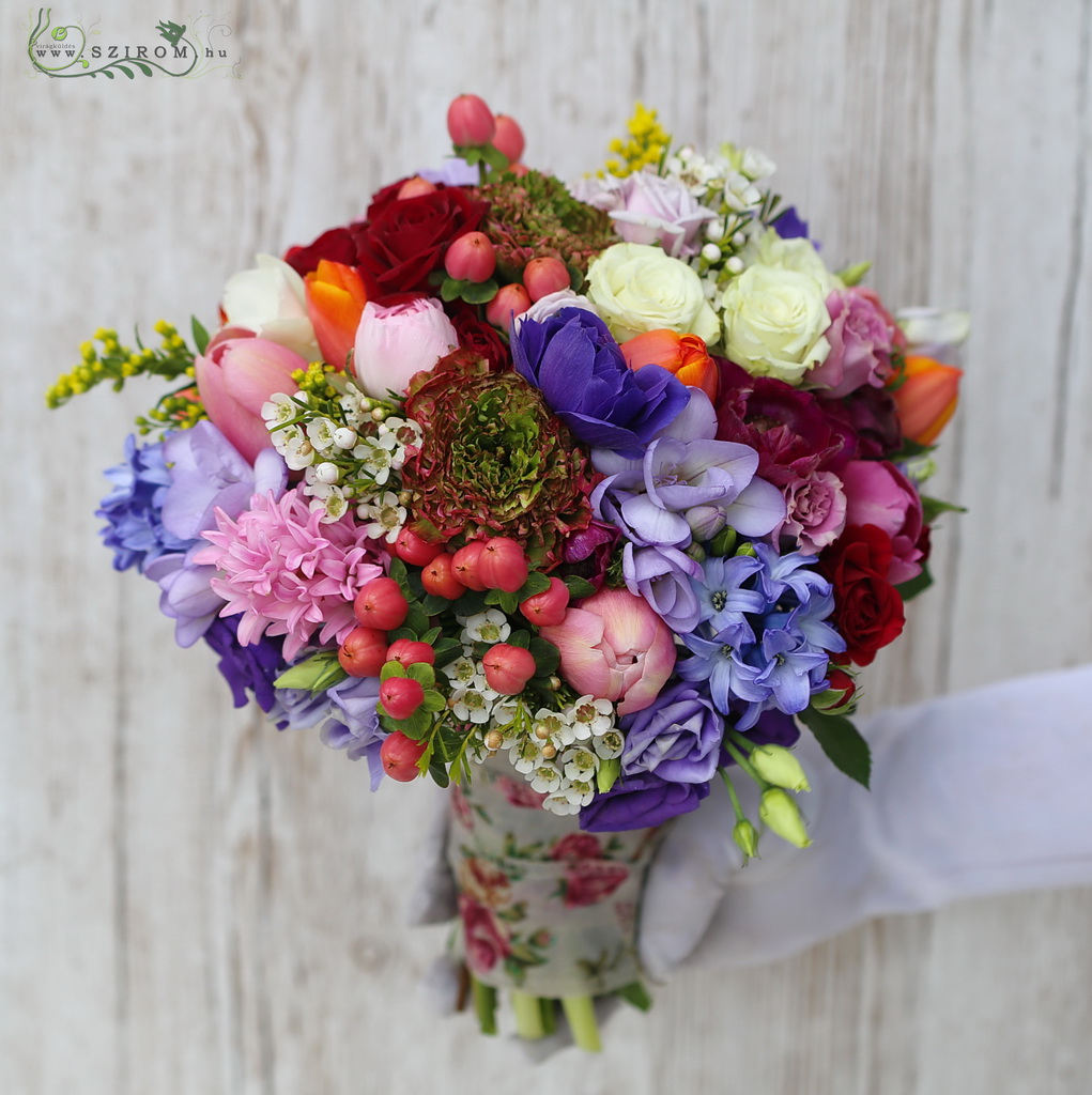 flower delivery Budapest - Bridal bouquet with spring flowers (tulip, ranunculus, hyacinth, anemone, hypericum, pink, purple, orange) spring