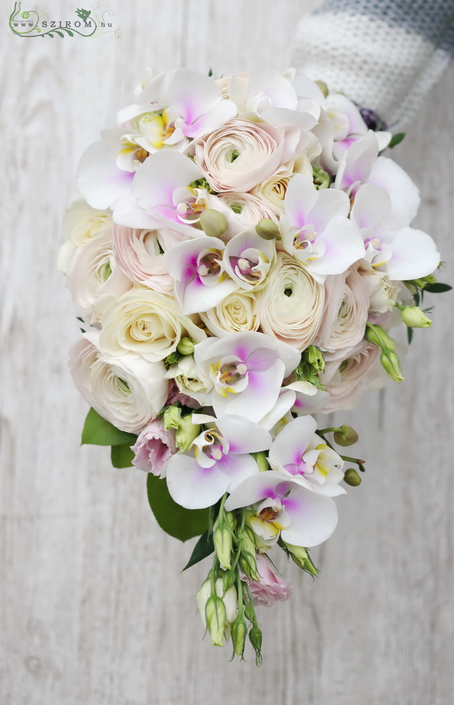 flower delivery Budapest - Bridal bouquet (ranunculus, rose, lisianthus, phalanopsis orchid, cream, light pink) winter, spring 