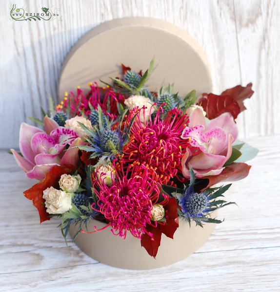 flower delivery Budapest - Modern autumn flowerbox - pink (9 stems)