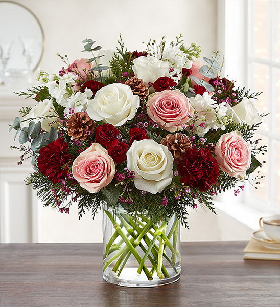 Blumenlieferung nach Budapest - Großer Winterstrauß mit Rosen, kleinen Blumen, Vase (32 Stämme)