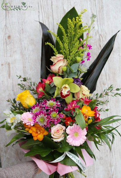 flower delivery Budapest - Cheerful bouquet, 16 stems