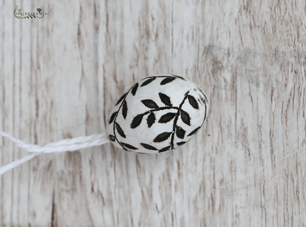 flower delivery Budapest - White leaf patterned egg (4 cm)