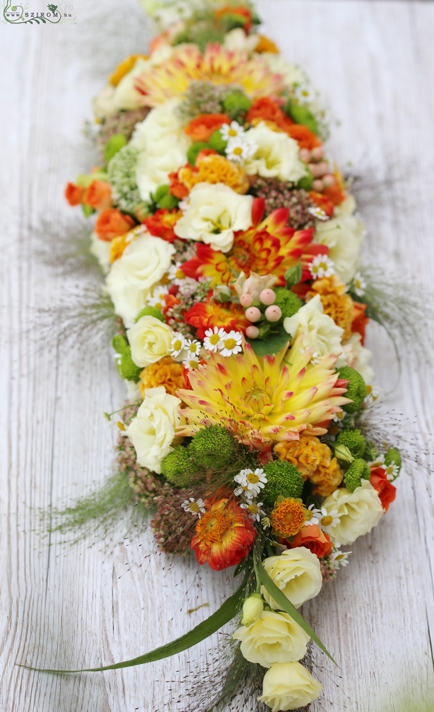 flower delivery Budapest - Oblong Centerpiece (dahlia, lisianthus, chrysantemum, cream, orange, green)