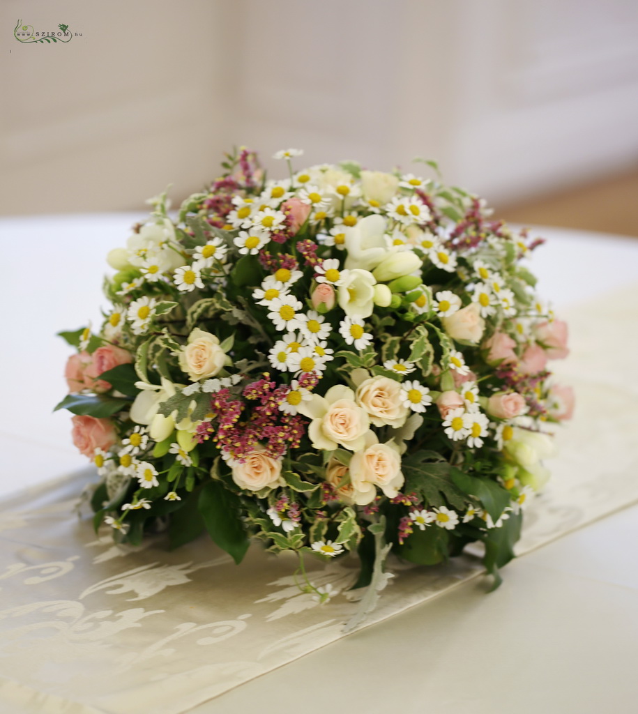 flower delivery Budapest - Wildflower style table decoration (chamomile, limonium, freesia, spray rose, grey, pink, white, peach) Festetics Palace Budapest