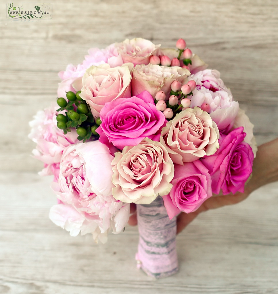 flower delivery Budapest - Bridal bouquet (rose, peony, hypericum berries, pink, green)