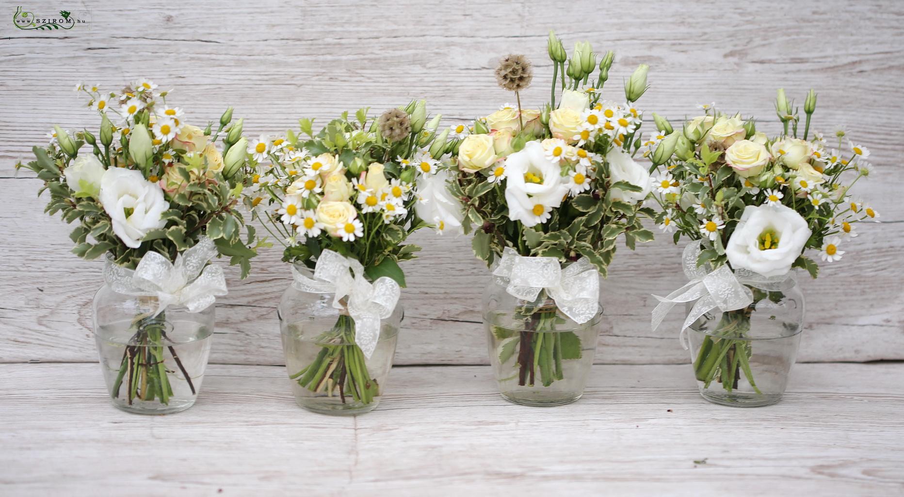 flower delivery Budapest - Small centerpieces in jar 1pc (creme spray rose, lisianthus, chamomile, scabiosa)
