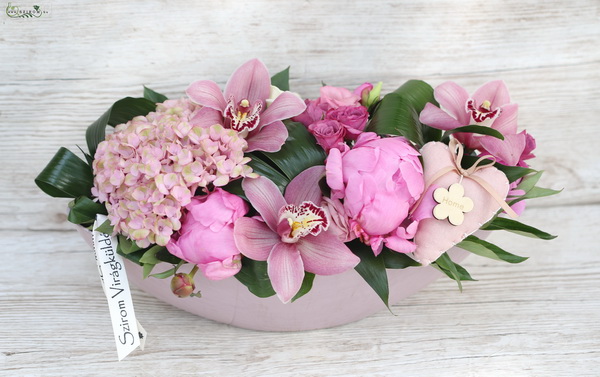 Blumenlieferung nach Budapest - Rosa Blumenboot mit Orchideen und Hortensien