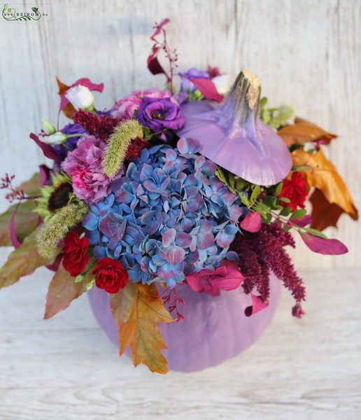flower delivery Budapest - Purple pumpkin bouquet