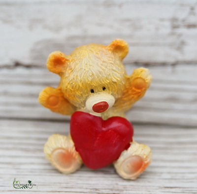 flower delivery Budapest - Ceramic teddy bear with heart (4,5cm)