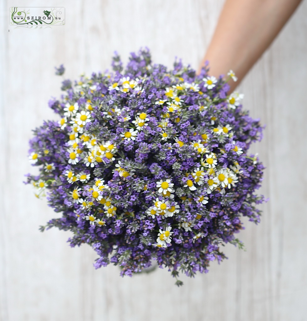 flower delivery Budapest - bridal bouquet (lavandel, chamomile, purple)