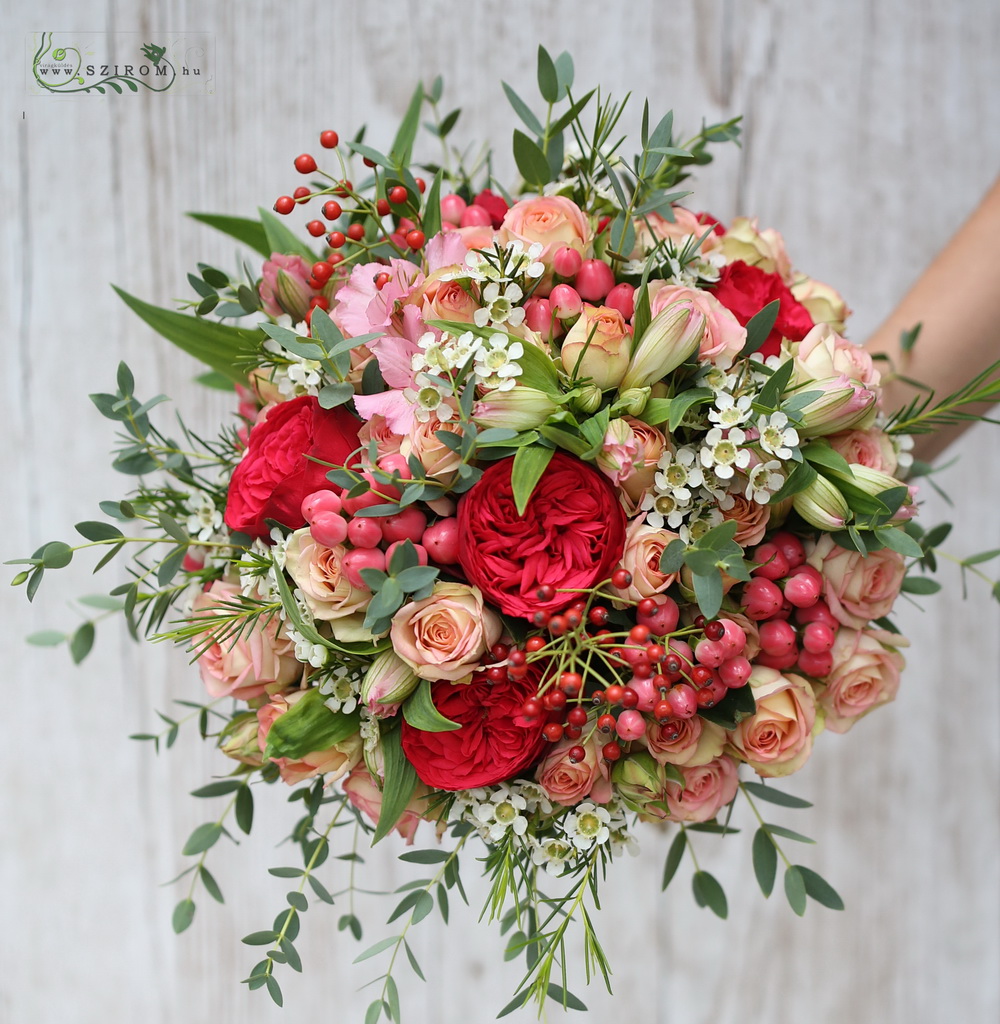 menyasszonyi csokor (angol rózsa, bokros rózsa, hypericum, rózsaszín)