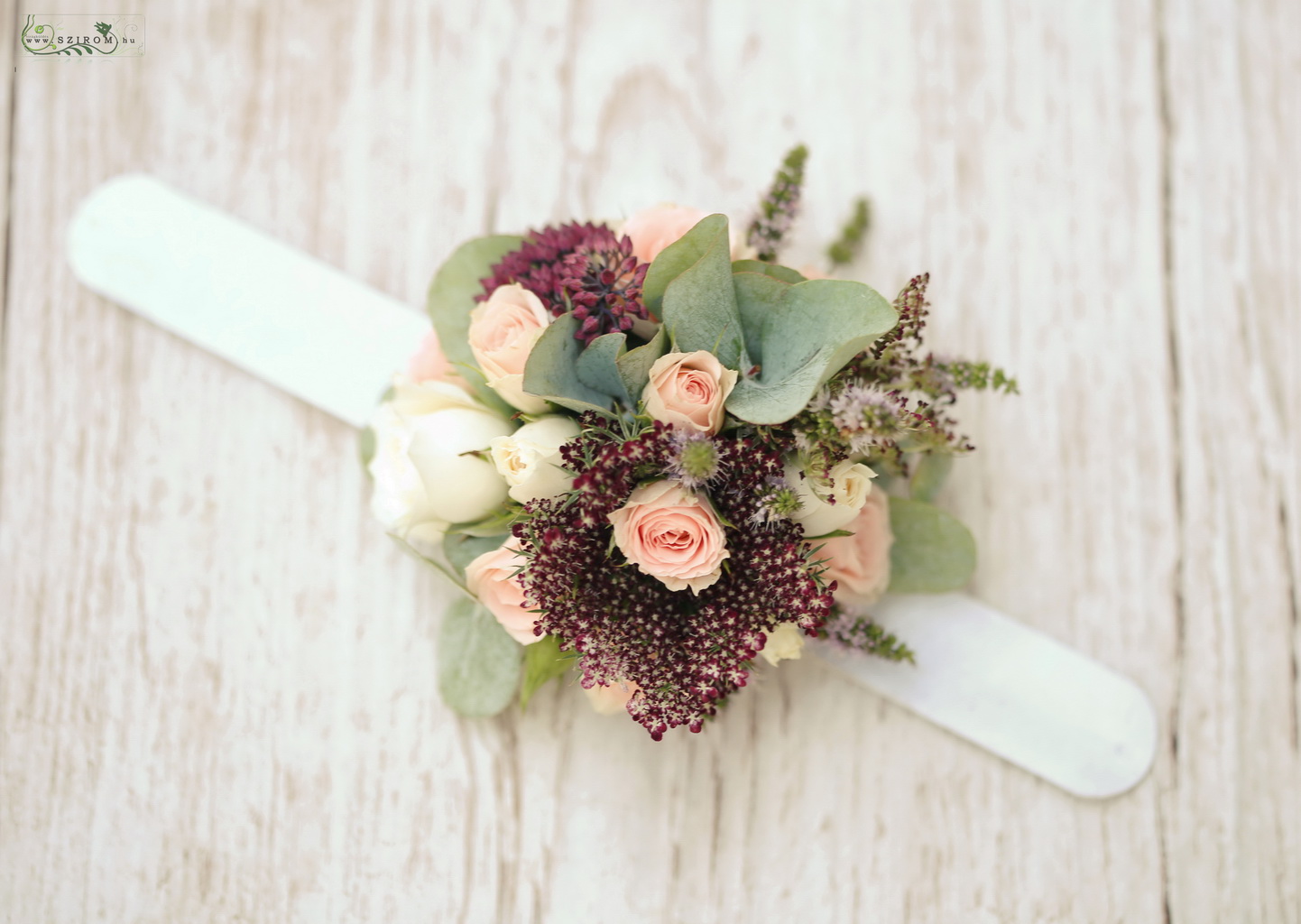 Blumenlieferung nach Budapest - Ansteckblume