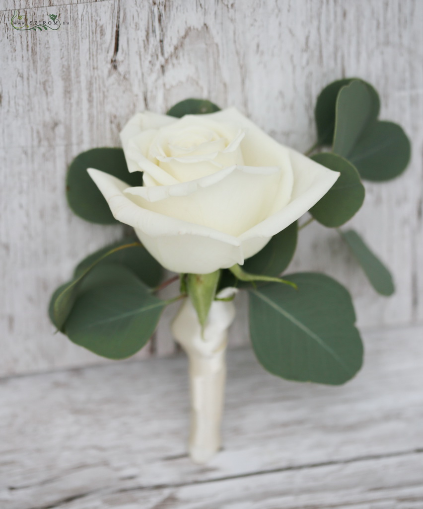 flower delivery Budapest - boutonniere made of white rose