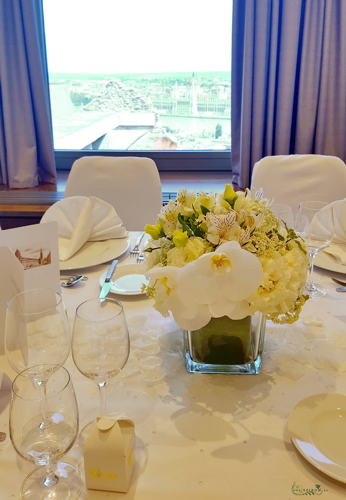 Blumenlieferung nach Budapest - Gästetisch Blumendekor