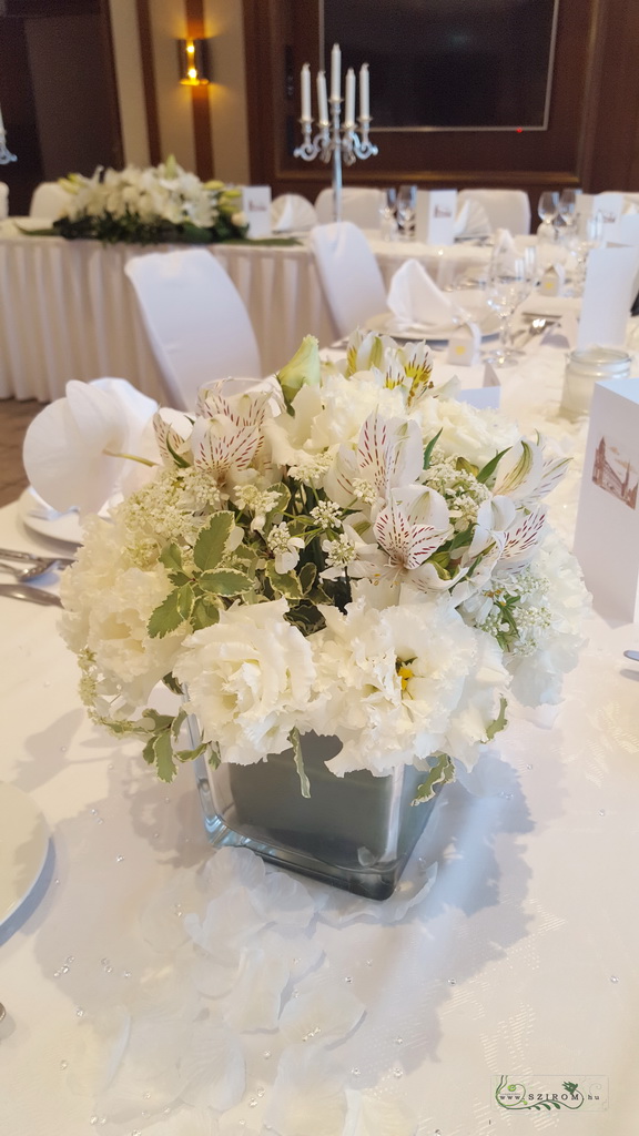 Blumenlieferung nach Budapest - Gästetisch Blumendekor