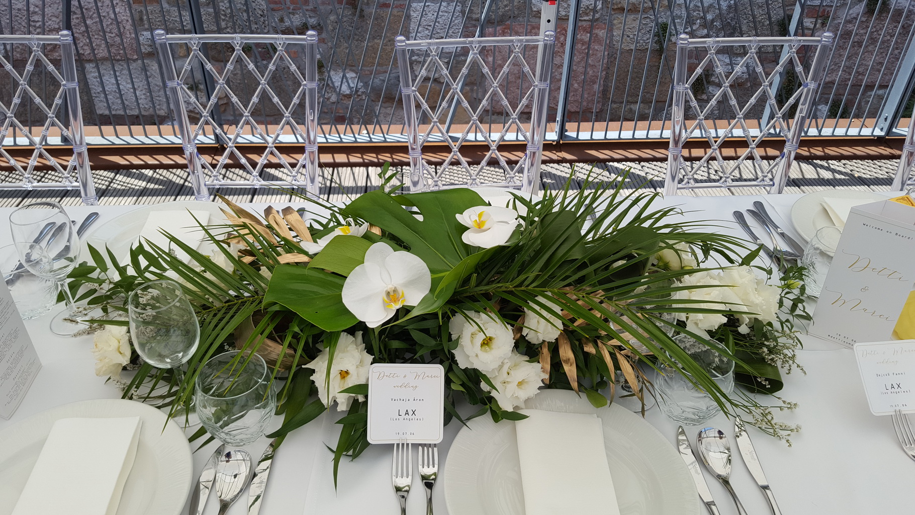 Blumenlieferung nach Budapest - Gästetisch Blumendekor