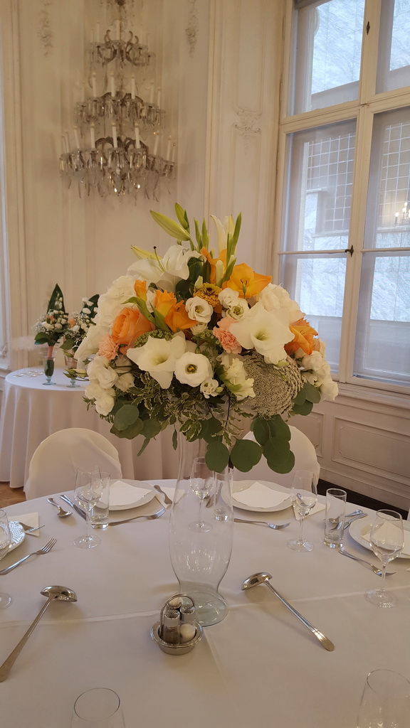 flower delivery Budapest - High wedding table decoration, Festetics Palota Budapest (gladiolus, lily, wild flowers, peach, white)