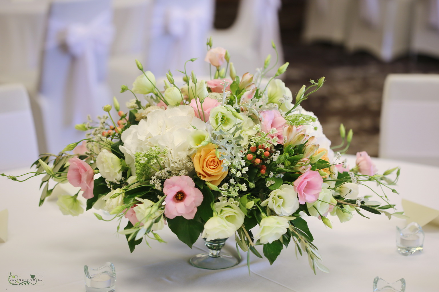 Blumenlieferung nach Budapest - Gästetisch Blumendekor