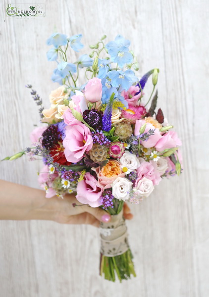 Blumenlieferung nach Budapest - Rustikale Bouquet mit Wildblumen