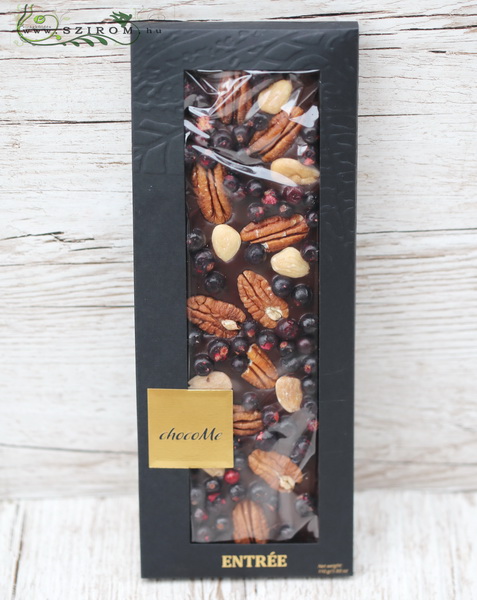 flower delivery Budapest - chocoMe Valrhona 66% dark chocolate, lyophilized blackcurrant, Sicilian almonds, pecans (110g)