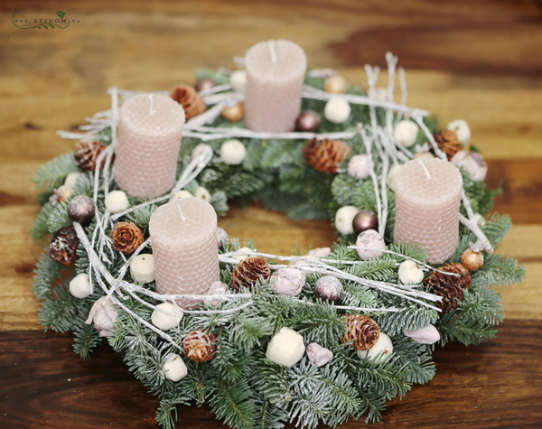 Blumenlieferung nach Budapest - Adventskranz mit pfilz und nüsse