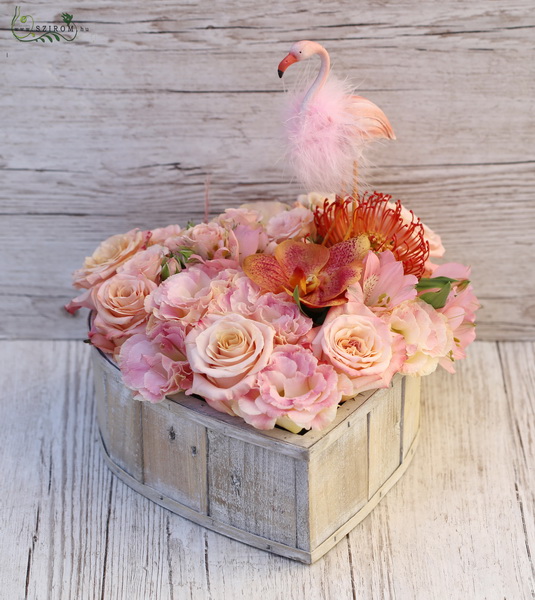 flower delivery Budapest - Wooden heart with flamingo and peach -  pink flowers