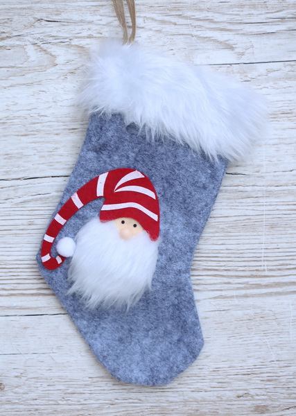 flower delivery Budapest - Santa socks 28cm