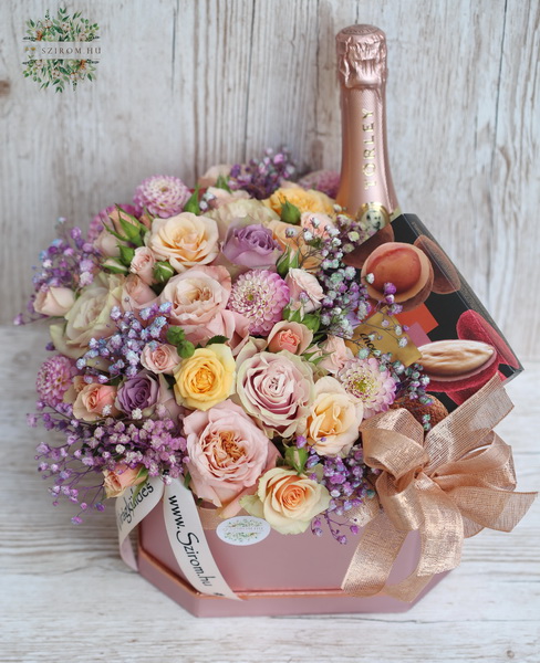 Blumenlieferung nach Budapest - Champagner und Schokolade in einer Roségold-Box (26 Stiele))