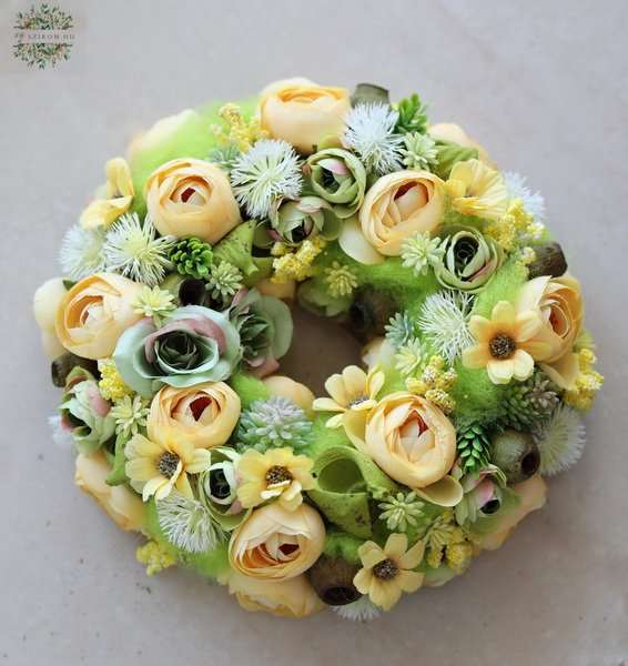 flower delivery Budapest - silk flower door wreath (26cm)