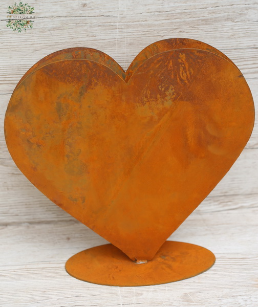 flower delivery Budapest - heart shaped rusty holder ( 33x34 cm )