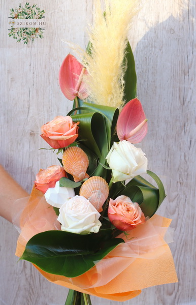 flower delivery Budapest - Corall rose bouquet with seashells and anthurium