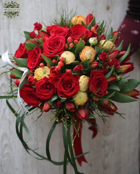 flower delivery Budapest - Dream bouquet with red tulips (49 stems)