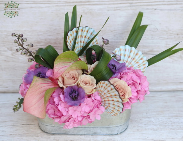flower delivery Budapest - Flowerbowl with seashells with hydrangea and anthurium