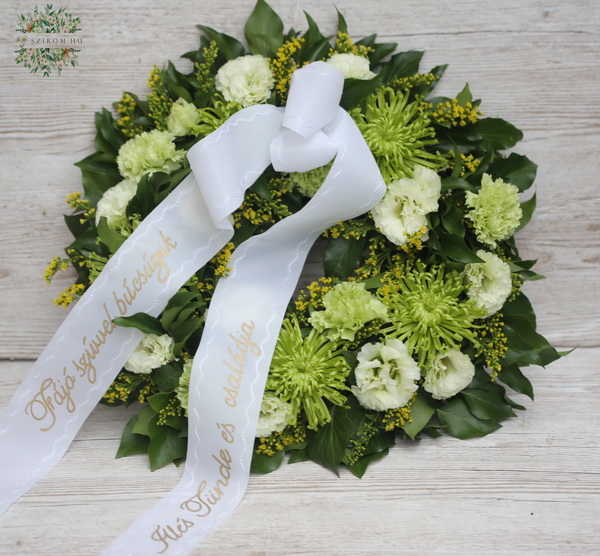 Blumenlieferung nach Budapest - Kranze aus grüner Blumen und Spinne-Chrysanthemen (50cm)