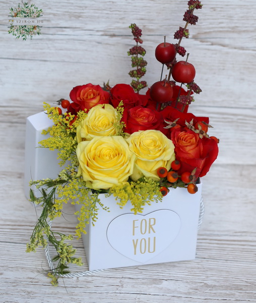 Blumenlieferung nach Budapest - Herbst Rosa Kubus