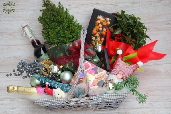 Blumenlieferung nach Budapest - Weihnachts Geschenk Korb