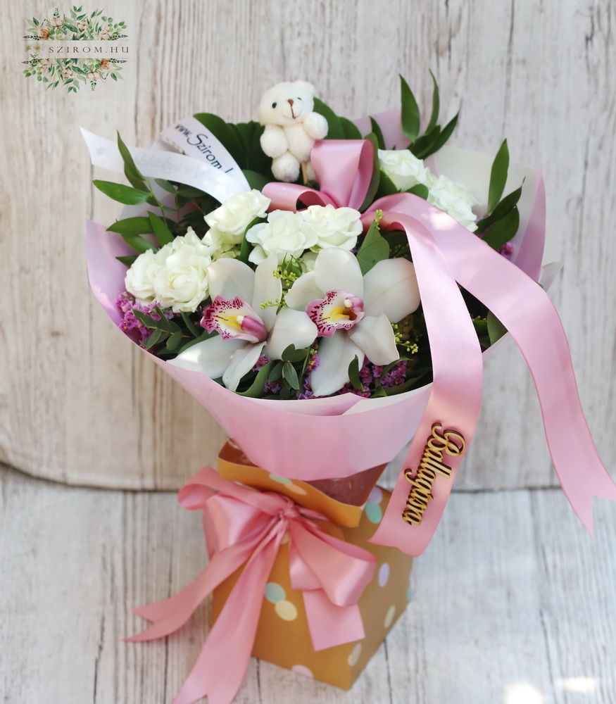 flower delivery Budapest - Graduation bouquet for girls