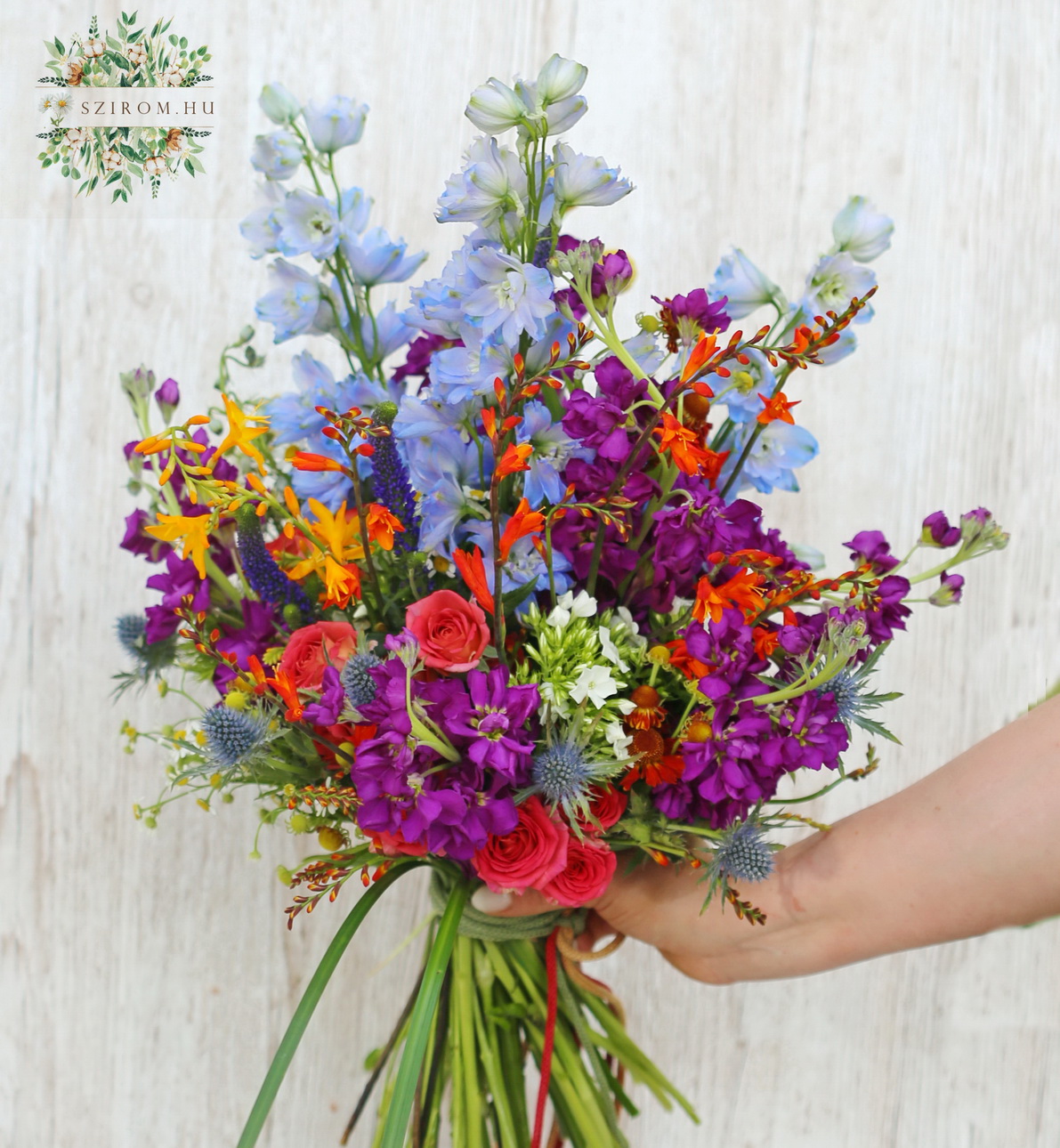 Blumenlieferung nach Budapest - Wildblumen-Brautstrauß (Wildblumen, blau, lila, orange)