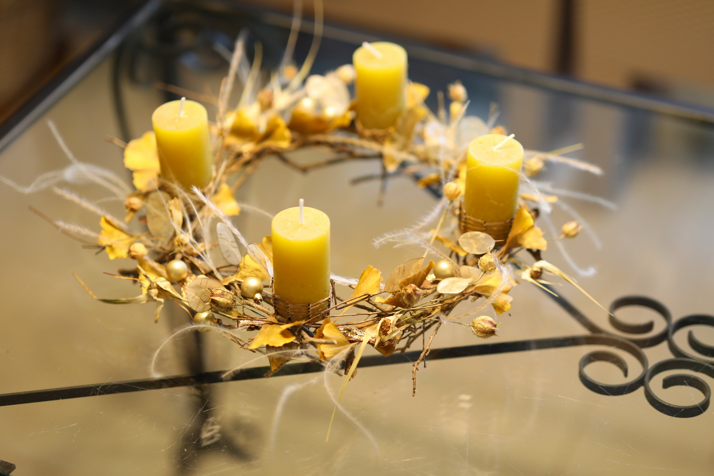 Virágküldés Budapest - Légies modern Adventi koszorú árvalányhajjal