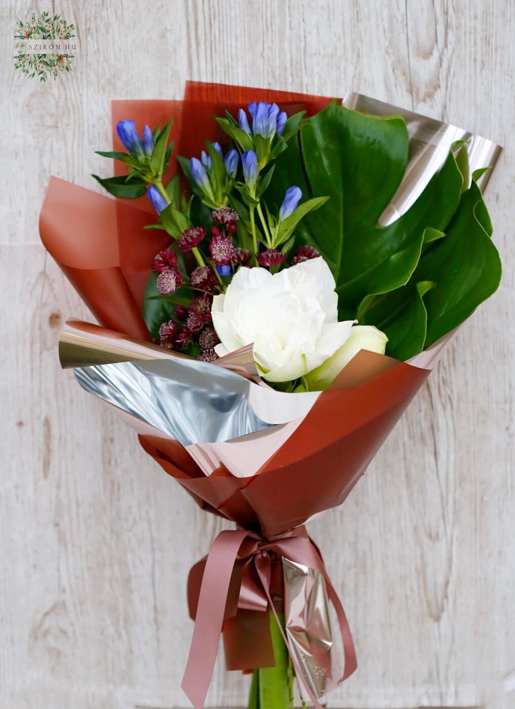 Blumenlieferung nach Budapest - Amaryllis mit gentiana und astrantia (8 Stiele)