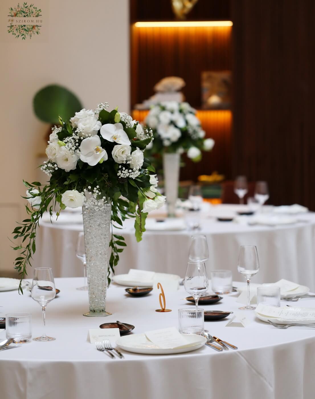 flower delivery Budapest - Guest table arrangement (white orchid, lisianthus) 1 pc wedding Gerbeaud