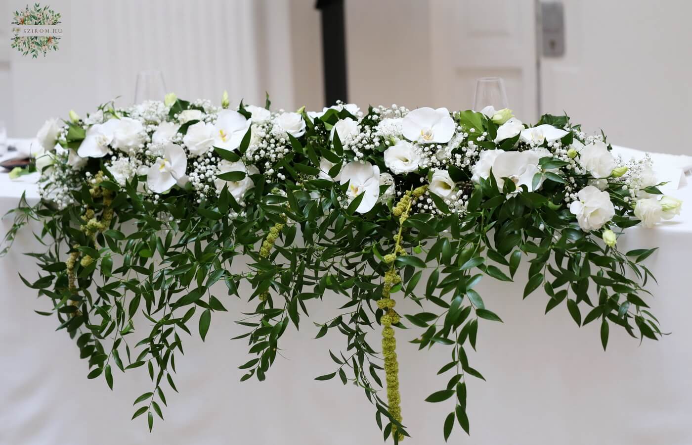 flower delivery Budapest - wedding Gerbeaud main table centerpiece (white rose, lisianthus, phalaenopsis)