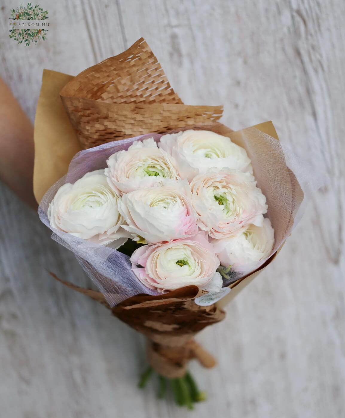 Virágküldés Budapest - Rózsaszín boglárkák kis tölcsér csokorban (7 szál)
